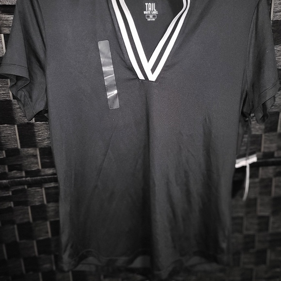 Tail activewear shirt sleeve black and white size M nwt UPF 50 shirt - Picture 2 of 6